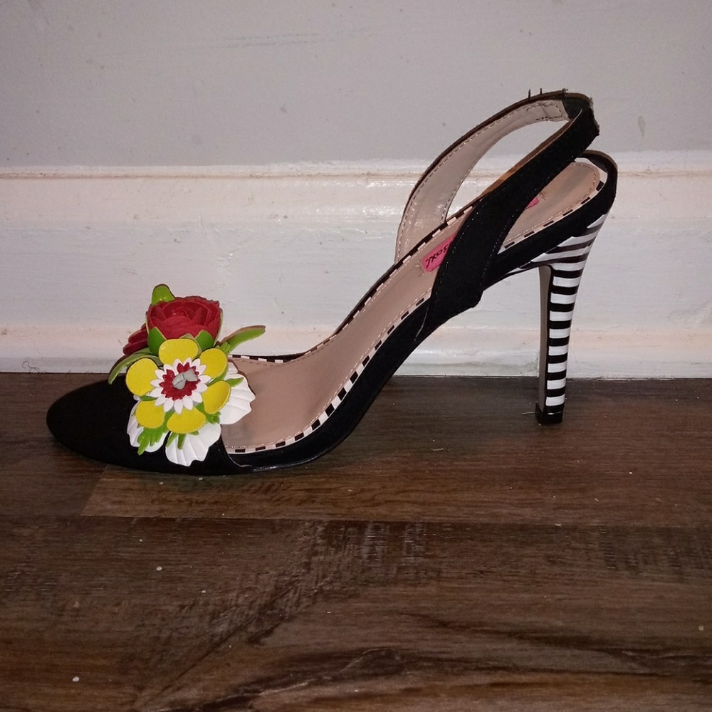 A black heel